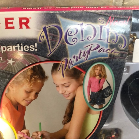 BOGO Singer Denim Party pack - iron & sew-on denim - Picture 2 of 5